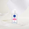 Desodorante-Aclarado-Natural-Formula-3-en-1--Roll-On-Antitranspirante-48h-Frasco-X-50mL-imagen-3